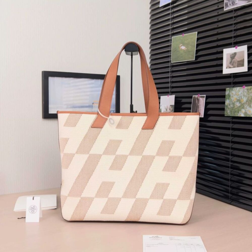 Hermès Women Pre-Loved Bag Very Good Condition